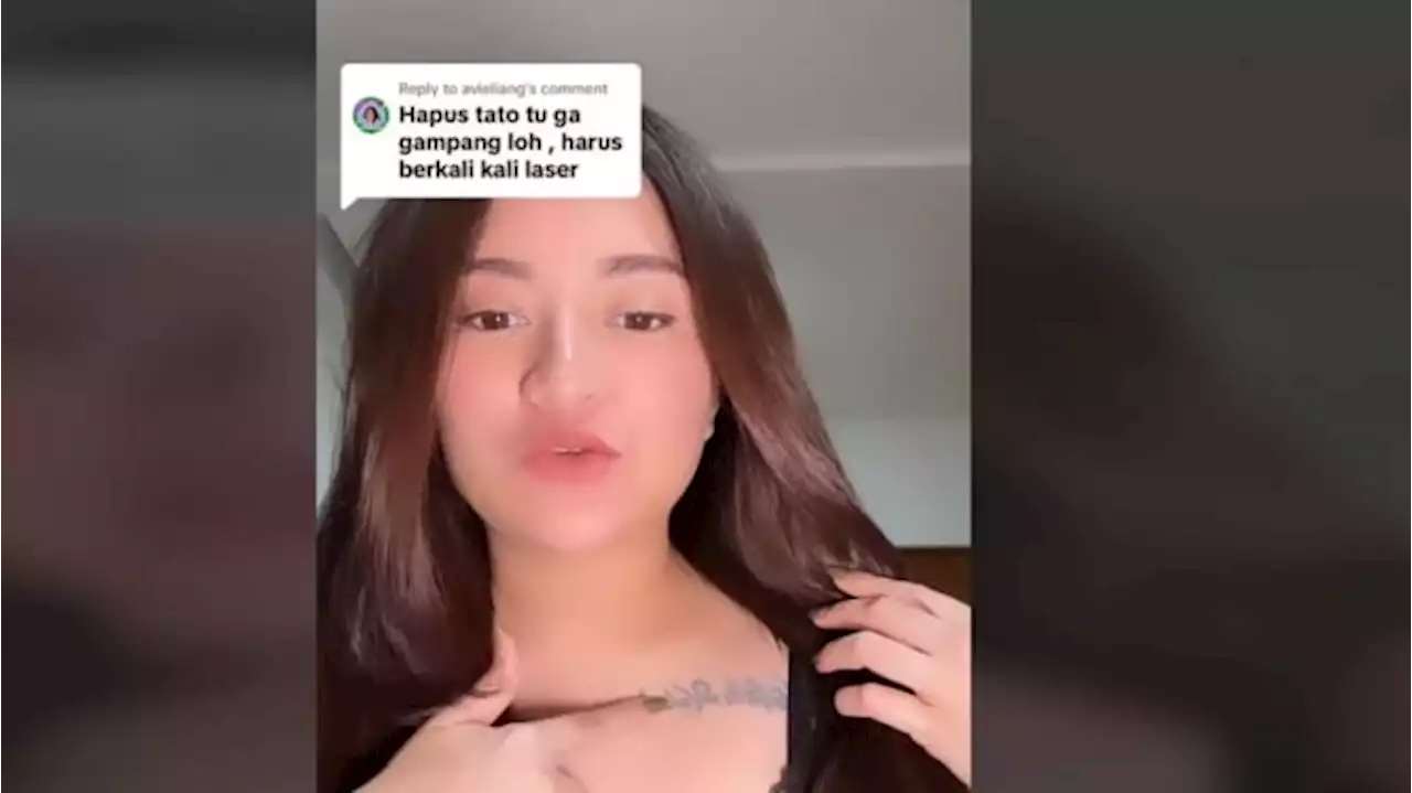 Nathalie Holscher Jelaskan Rasa Sakit Menghilangkan Tato di Dadanya