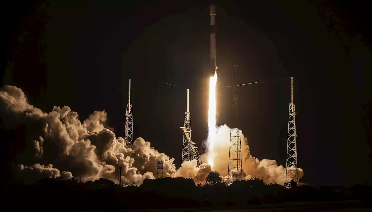 SpaceX lanza al espacio el nuevo satélite de telecomunicaciones de Intelsat