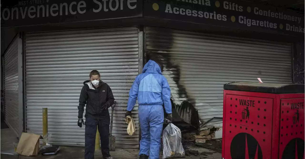 Melbourne shop torched as disputes between crime groups heat up