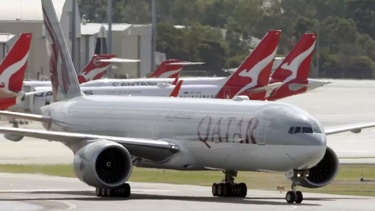 Decision to block extra Qatar Airways flights to protect Qantas 'a really bad decision', former ACCC bosses say