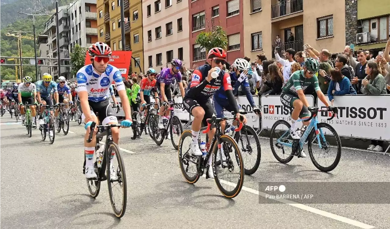 Problemas para un colombiano en la Vuelta a España: otra baja confirmada tras la etapa 4