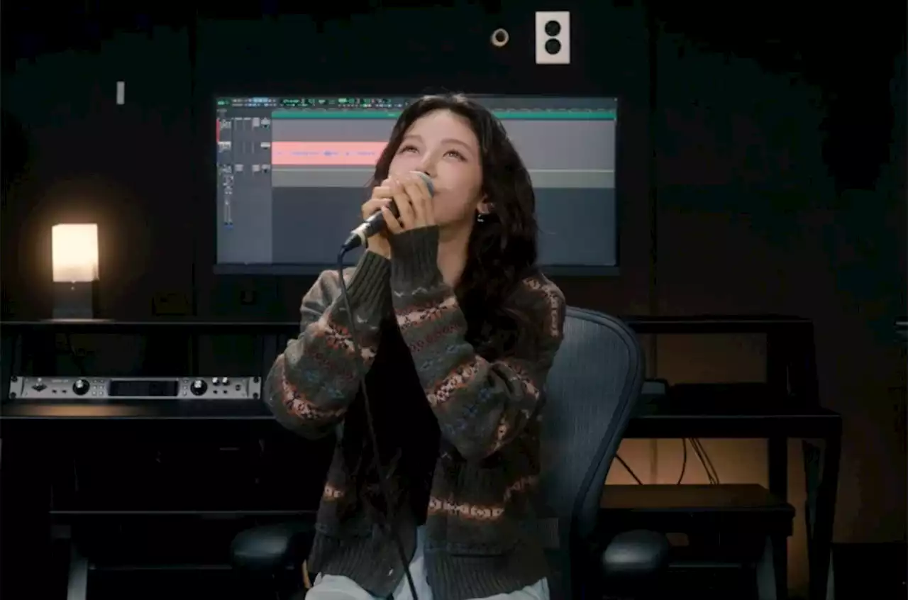 NewJeans’ Danielle Gets Cozy in the Studio for a Cover of V’s ‘Rainy Days’: Watch