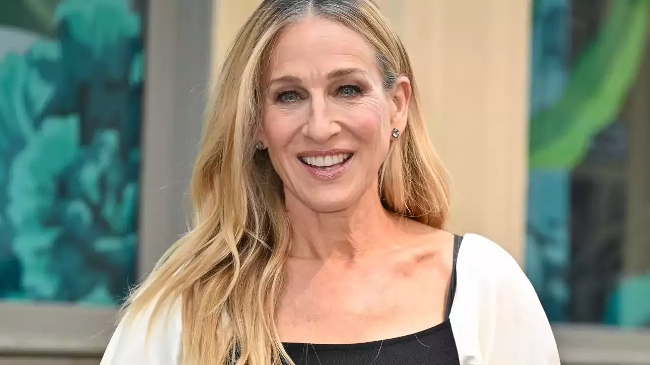 Sarah Jessica Parker's Snatched Bun Is Cat Lady Chic