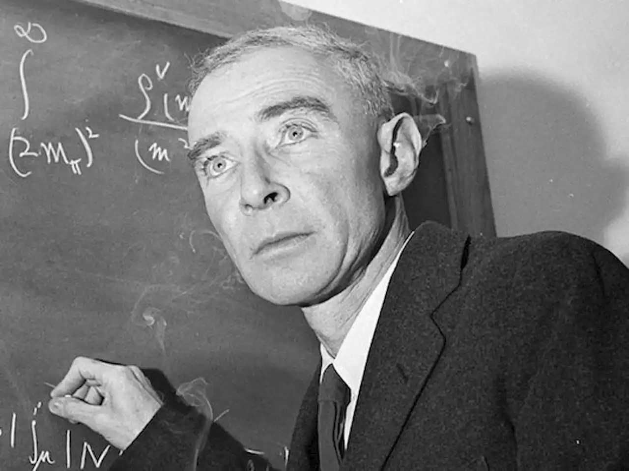 Oppenheimer, una vita straordinaria e contraddittoria