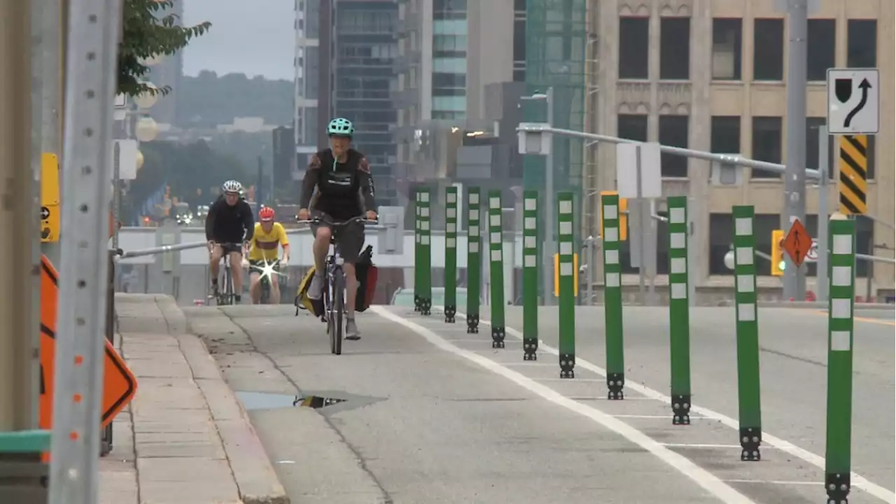 Vehicle traffic down, bicycle traffic up on Wellington Street following reopening