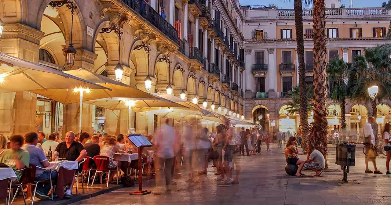 Vietato cenare da soli al ristorante: cosa succede a Barcellona?