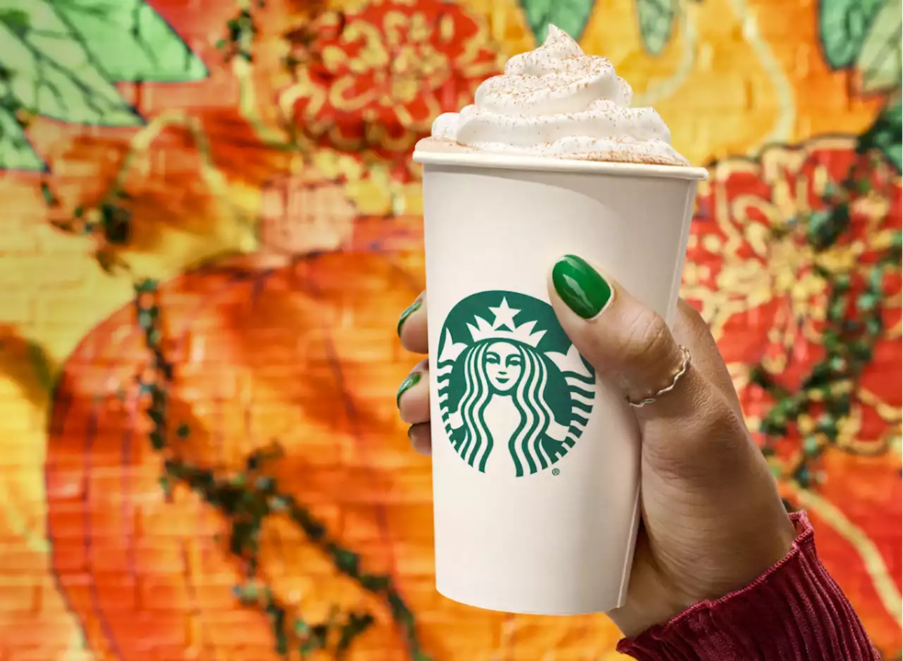 I Tried Starbucks’ New Fall Menu & One Drink Blew Me Away