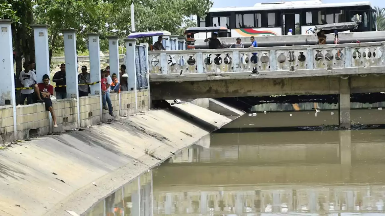 Hallan cadáver flotando en el caño de La Auyama