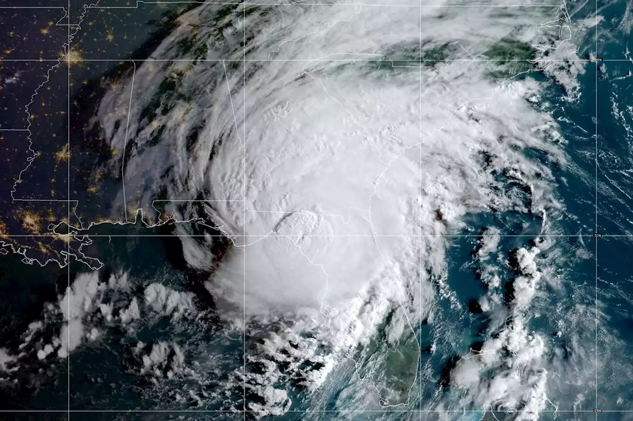 El “catastrófico” huracán ‘Idalia’, con vientos “destructivos” de 200 km/h, toca tierra en Florida