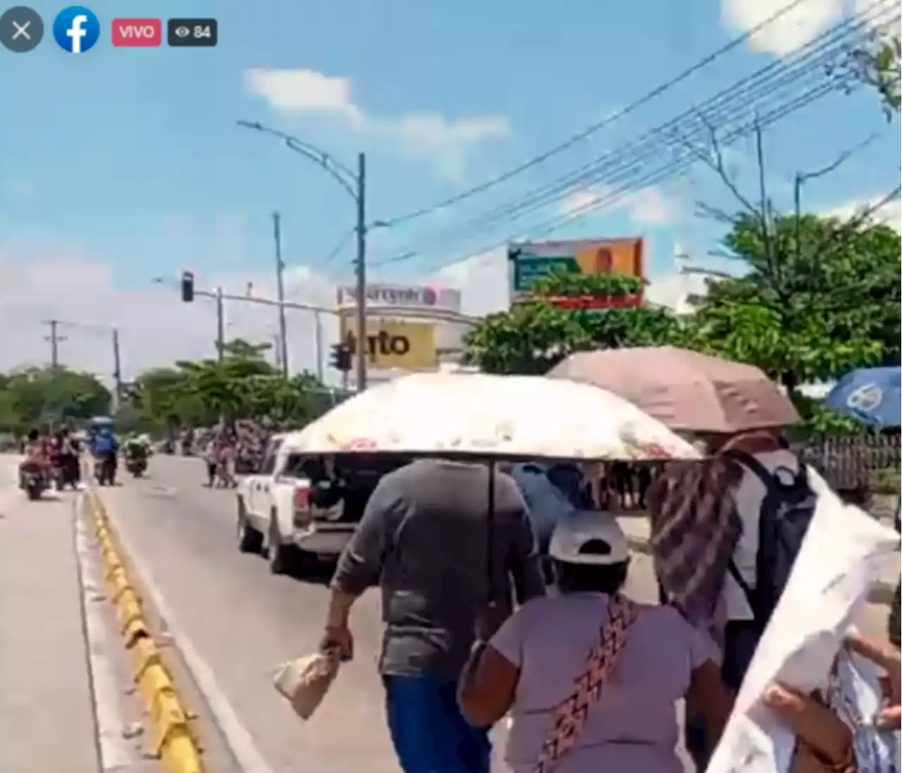 En vivo: Protesta de docentes por la avenida Pedro de Heredia