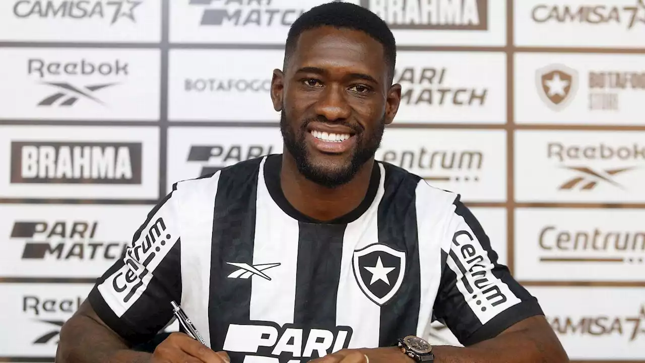 Botafogo anuncia contratação de zagueiro ex-Lazio: 'O Palanca-Negra é Alvinegro'