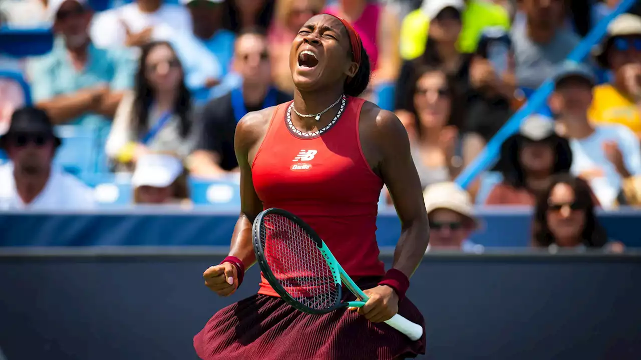 - Iga Swiatek avanza al terzo turno; Coco Gauff batte Andreeva nel teenage derby