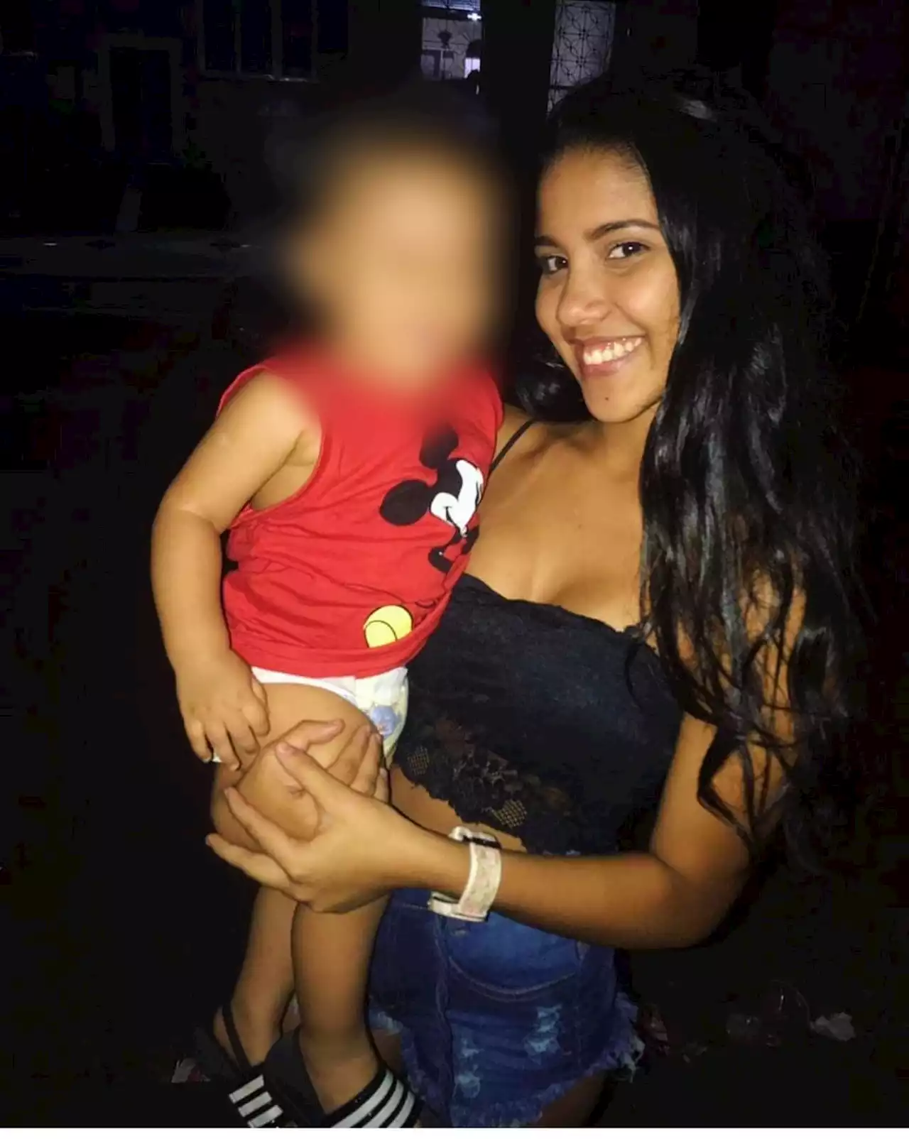 Morte de jovem com tiro no peito dentro de casa, na Rocinha, é investigada pela polícia