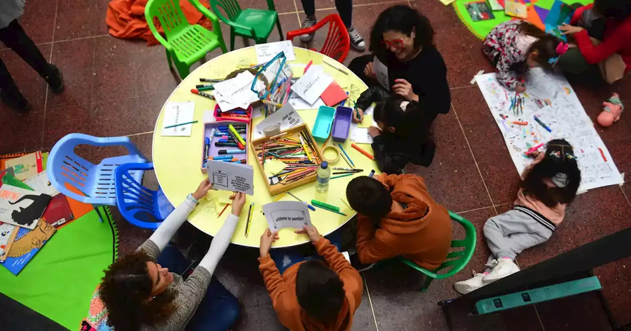 Salas de espera divertidas: jugando, niños aprenden de salud y derechos junto a su familia | Córdoba ciudad