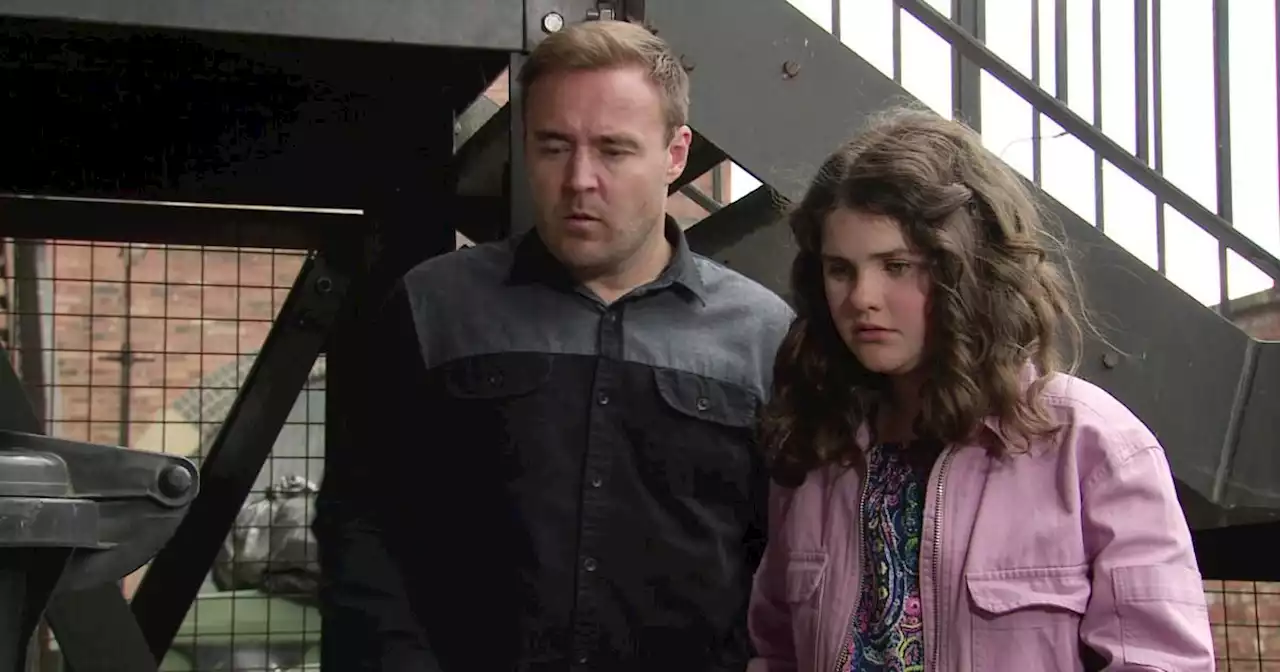 Corrie's Alan Halsall reveals danger for Hope and Ruby amid ambulance dash