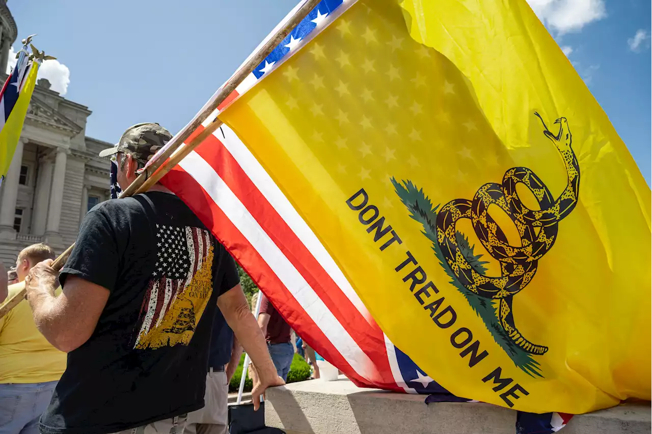 Colorado school's Gadsden flag ban overturned after student goes viral