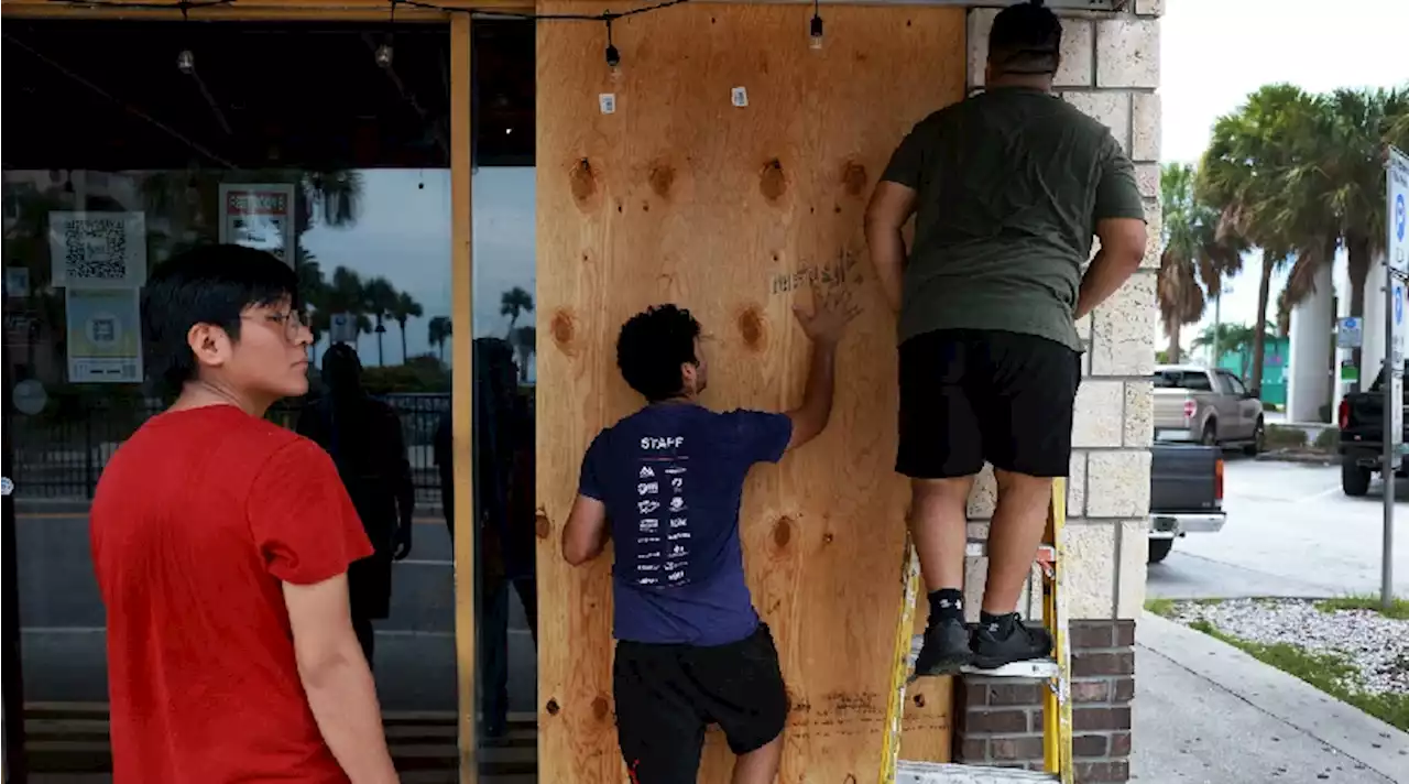 Florida se prepara para el huracán Idalia, que puede llegar a niveles 'peligrosos'