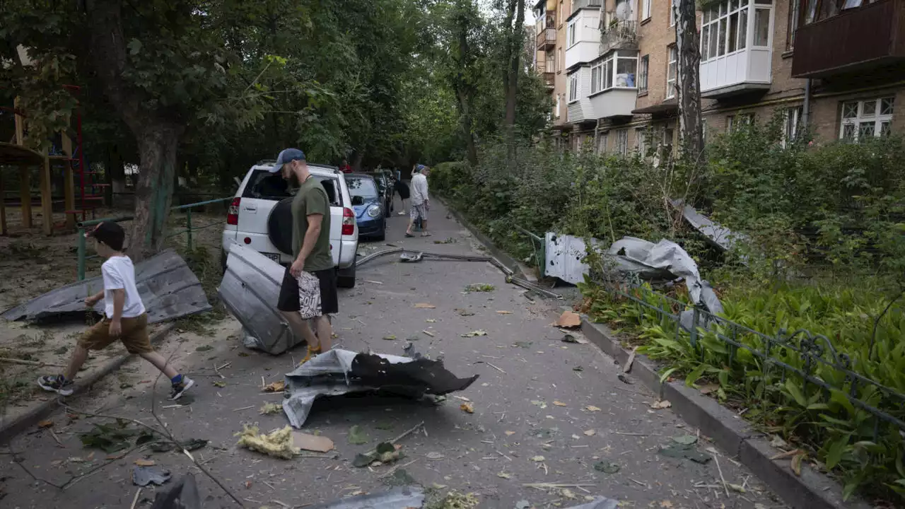 Guerre en Ukraine: deux morts à Kiev dans la plus importante attaque depuis le printemps