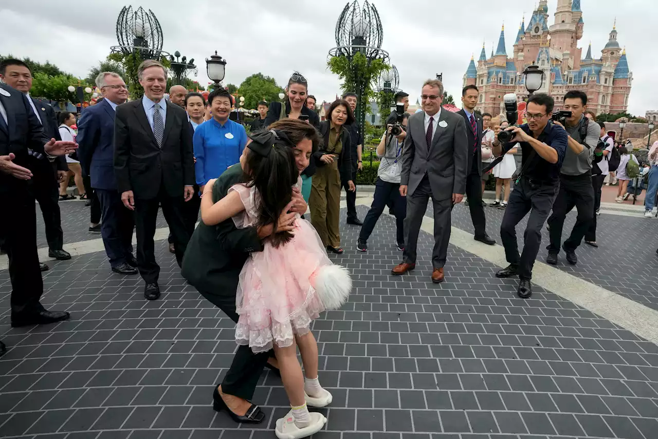 Disney diplomacy: US commerce secretary visits China theme park