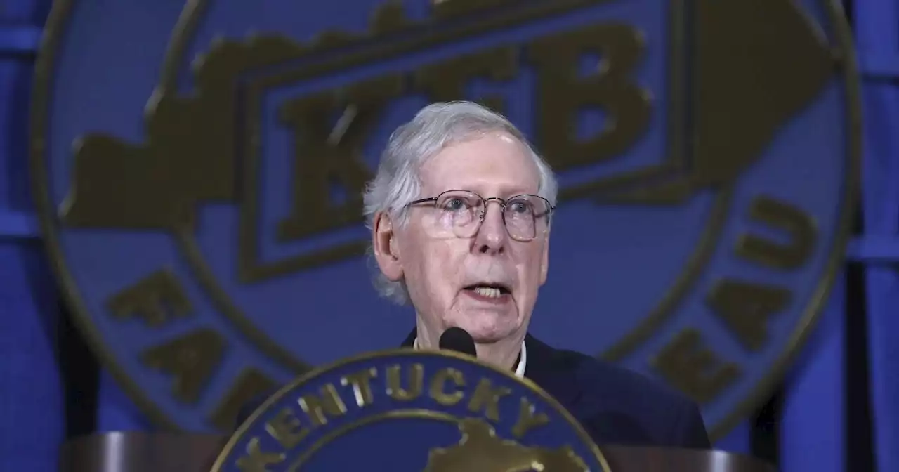 Senate GOP leader Mitch McConnell appears to freeze up again, this time at a Kentucky event