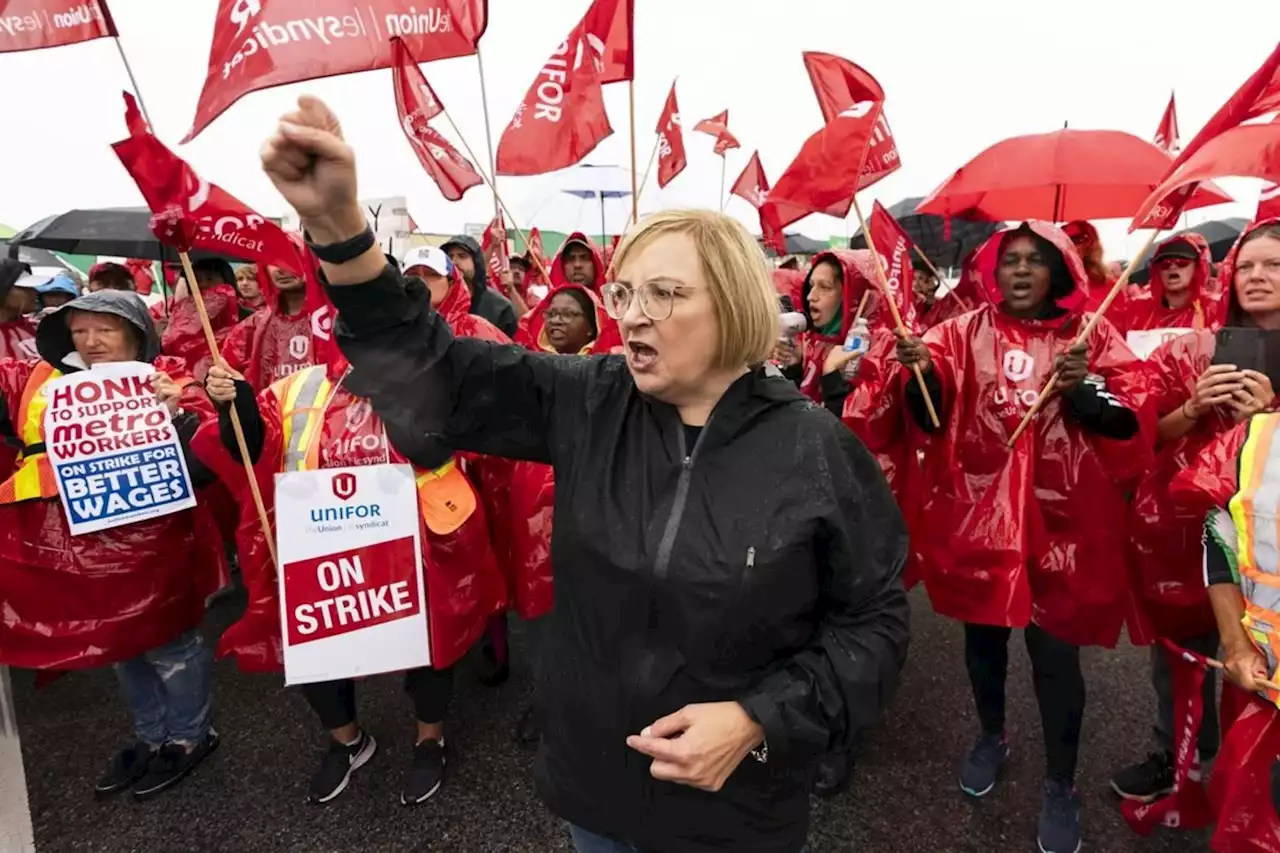 Metro says tentative deal reached with striking grocery workers in Toronto