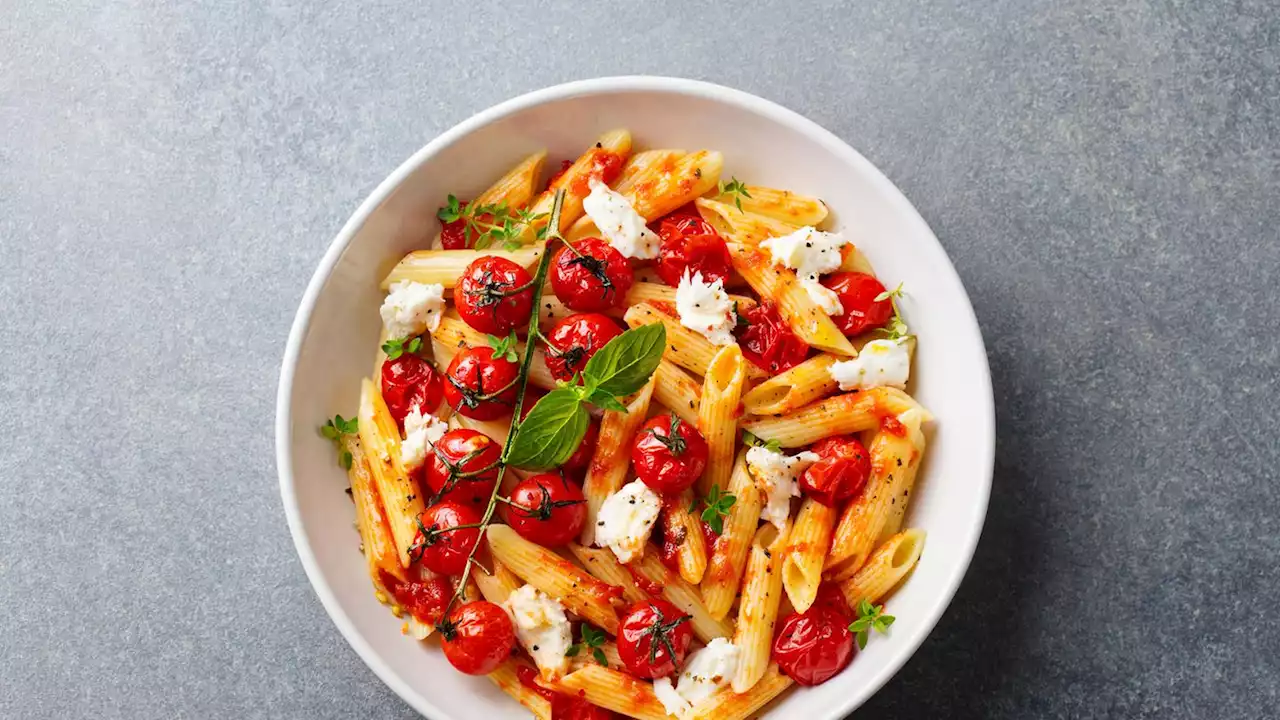 Feierabend-Rezept: Sommerliche Tomaten-Mozzarella-Pasta in 20 Minuten