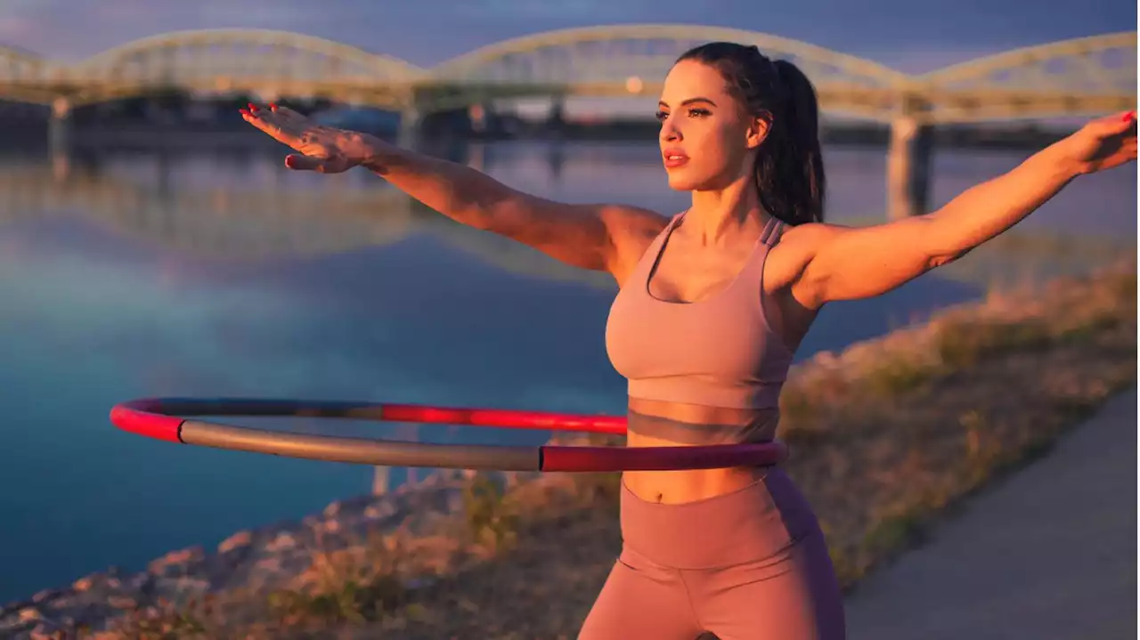 Hula-Hoop-Fitness im Trend: So unterstützt Sie der Reifen beim Abnehmen