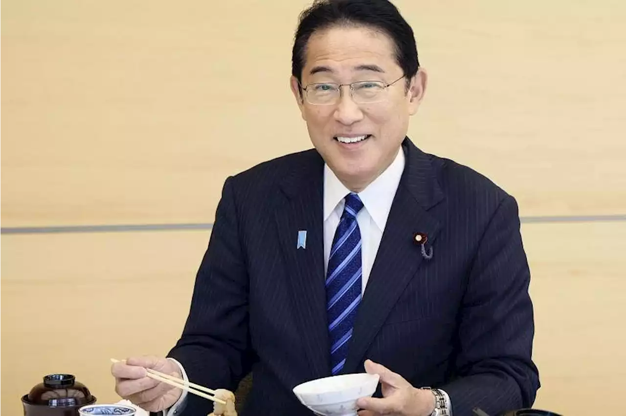 Japan PM Kishida eats ‘safe and delicious’ Fukushima fish