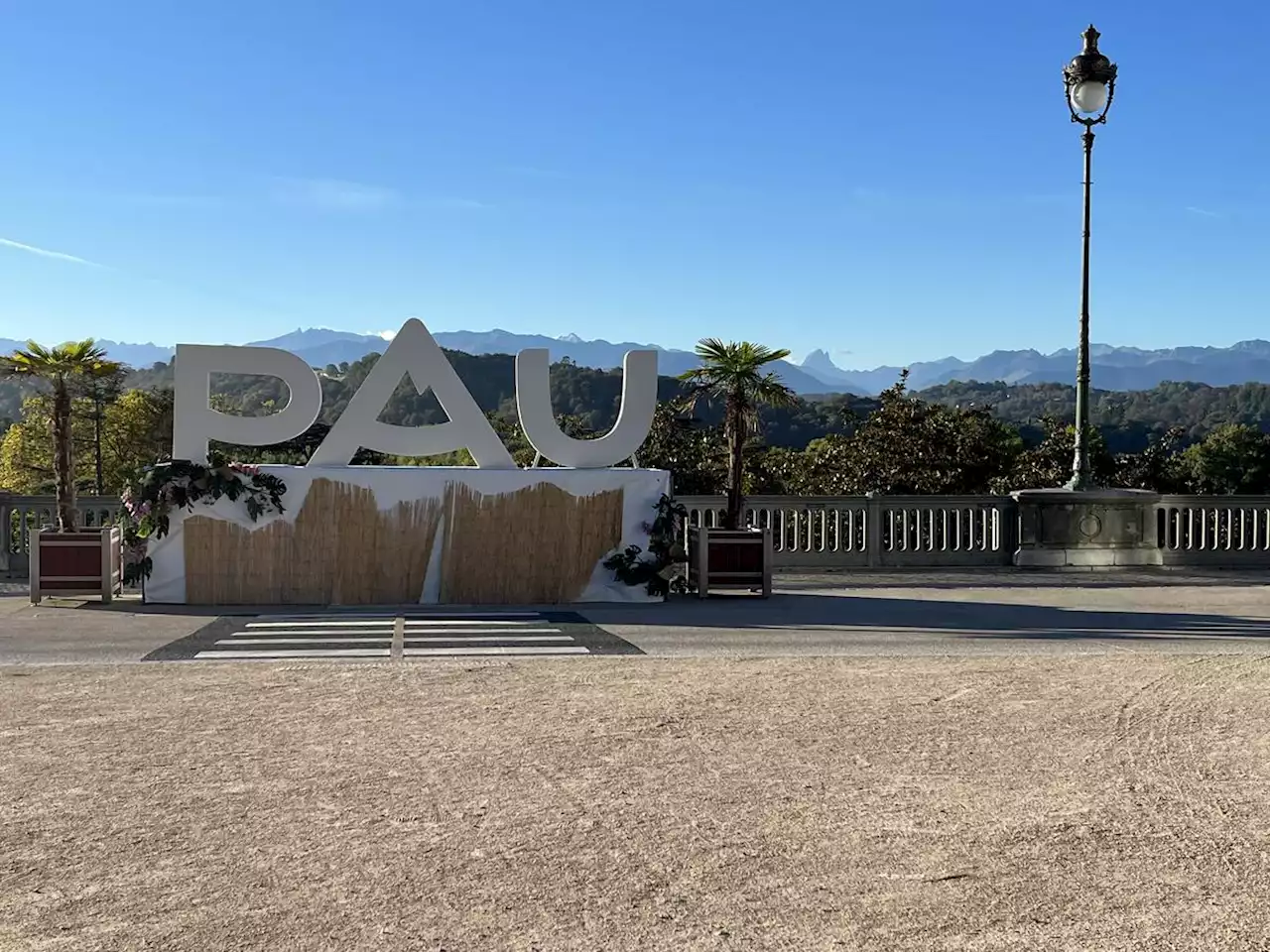 Pau : les lettres « PAU » façon Hollywood vont bientôt retrouver leur place sur le boulevard des Pyrénées