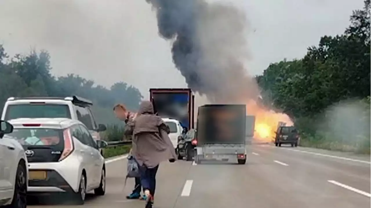 „Die Straße bebte“: Gasflaschen auf Lkw explodiert – zwei Tote nach schwerem Unfall auf A2