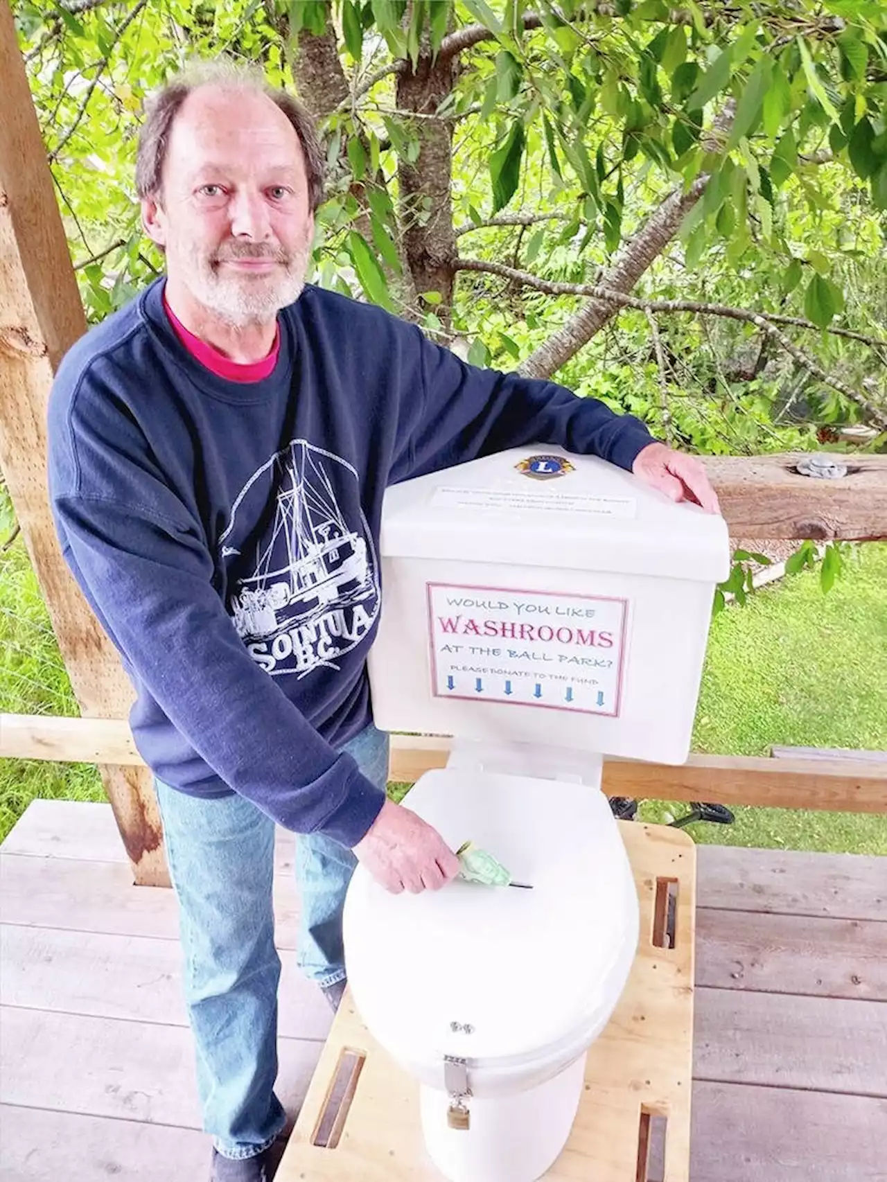 Touring toilet raises cash for Sointula ball park washrooms