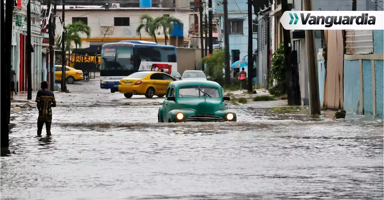 Idalia amenaza Florida con marejadas ciclónicas catastróficas y vientos destructivos