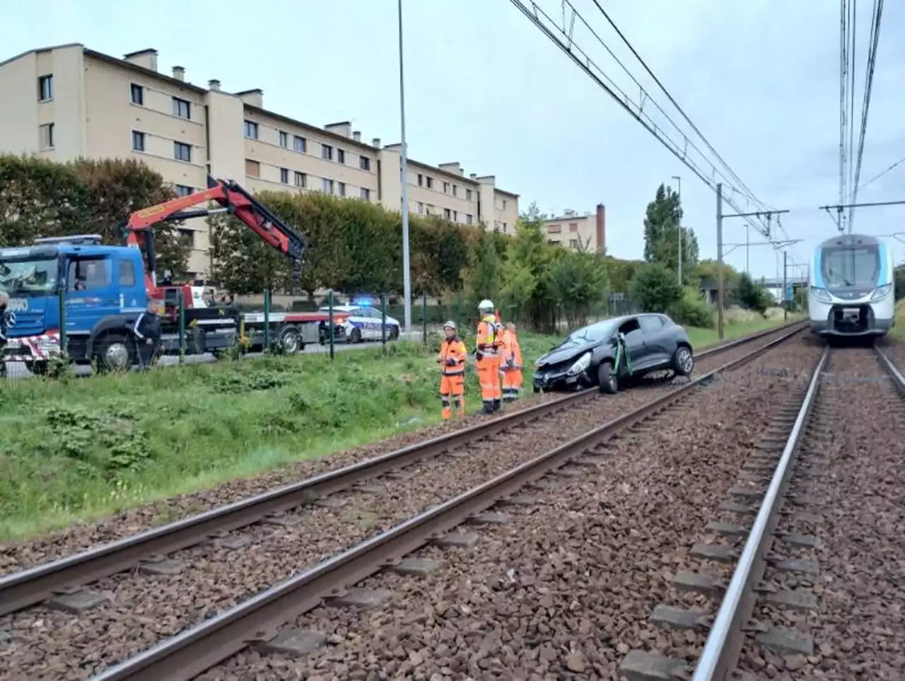 Ligne N : une voiture sur les rails bloque les trains dans les Yvelines