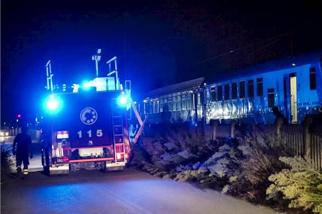 Treno investe e uccide 5 operai nel Torinese, altri due feriti - Notizie