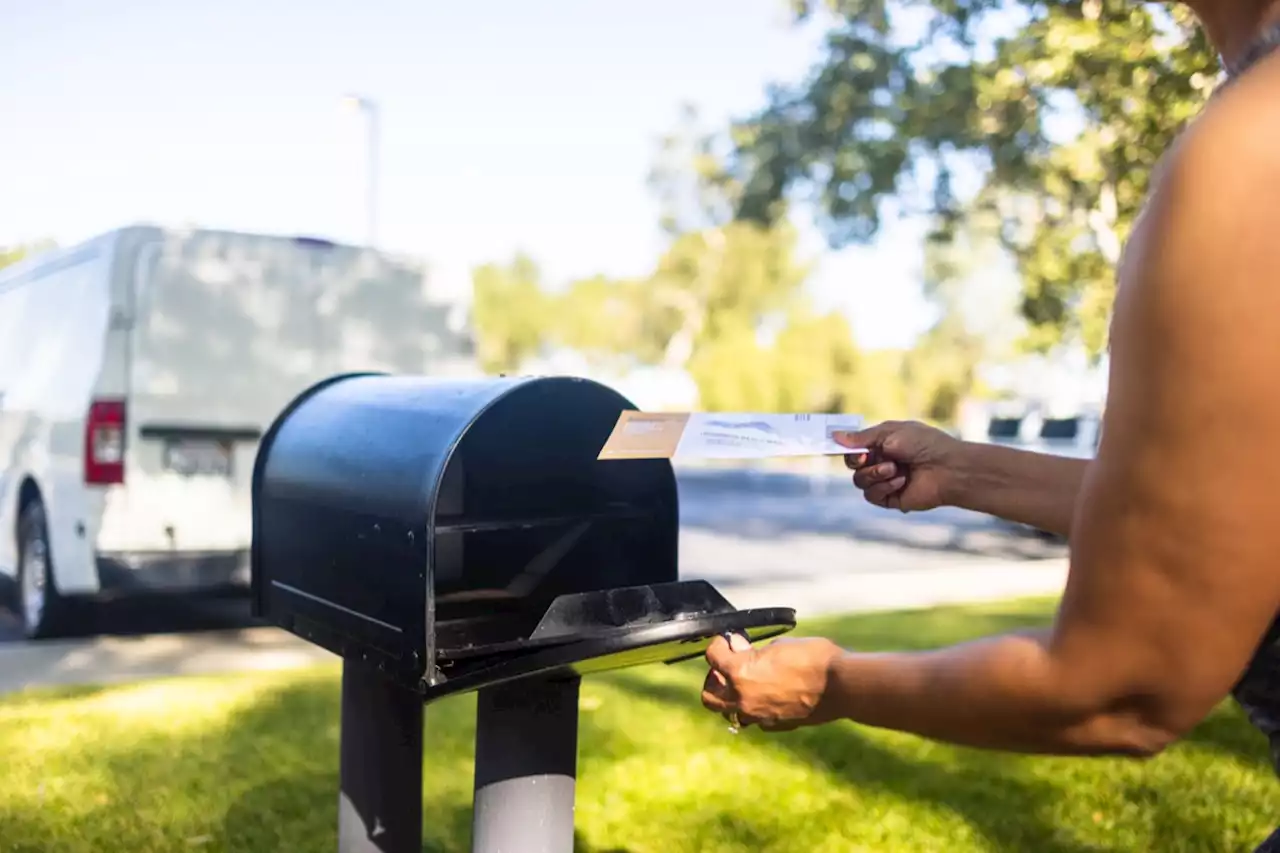 USPS Issues Warning About Mailing Checks After Victims Lose Thousands