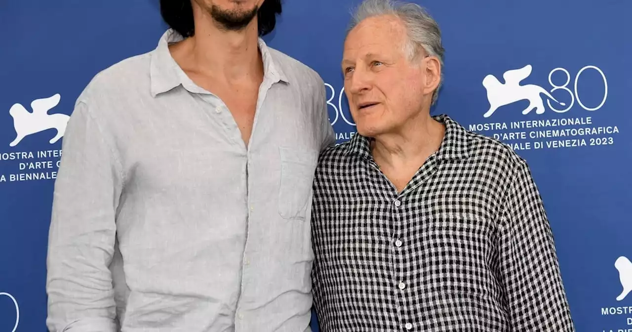 En Venecia se presentó Ferarri, con Adam Driver con canas y barrigón