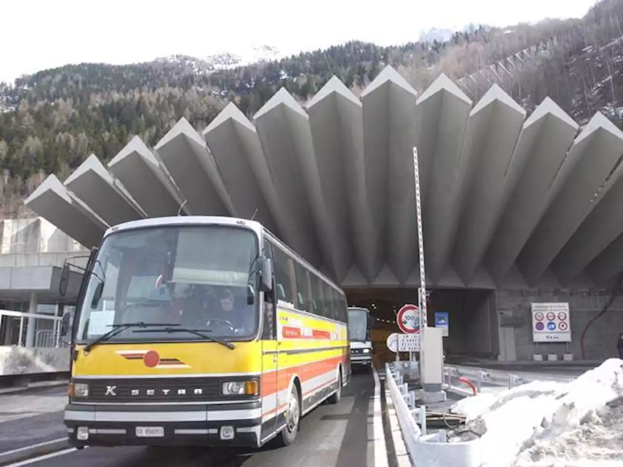 Rinviata chiusura del tunnel del Monte Bianco: accordo Italia-Francia