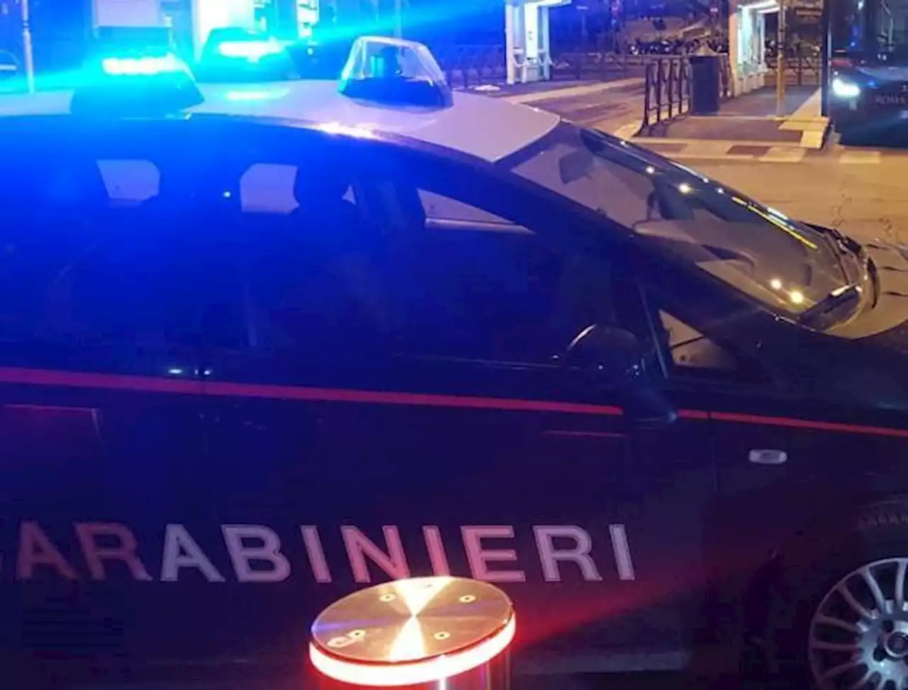 Torino, treno regionale travolge gruppo di operai al lavoro: cinque morti e 2 feriti