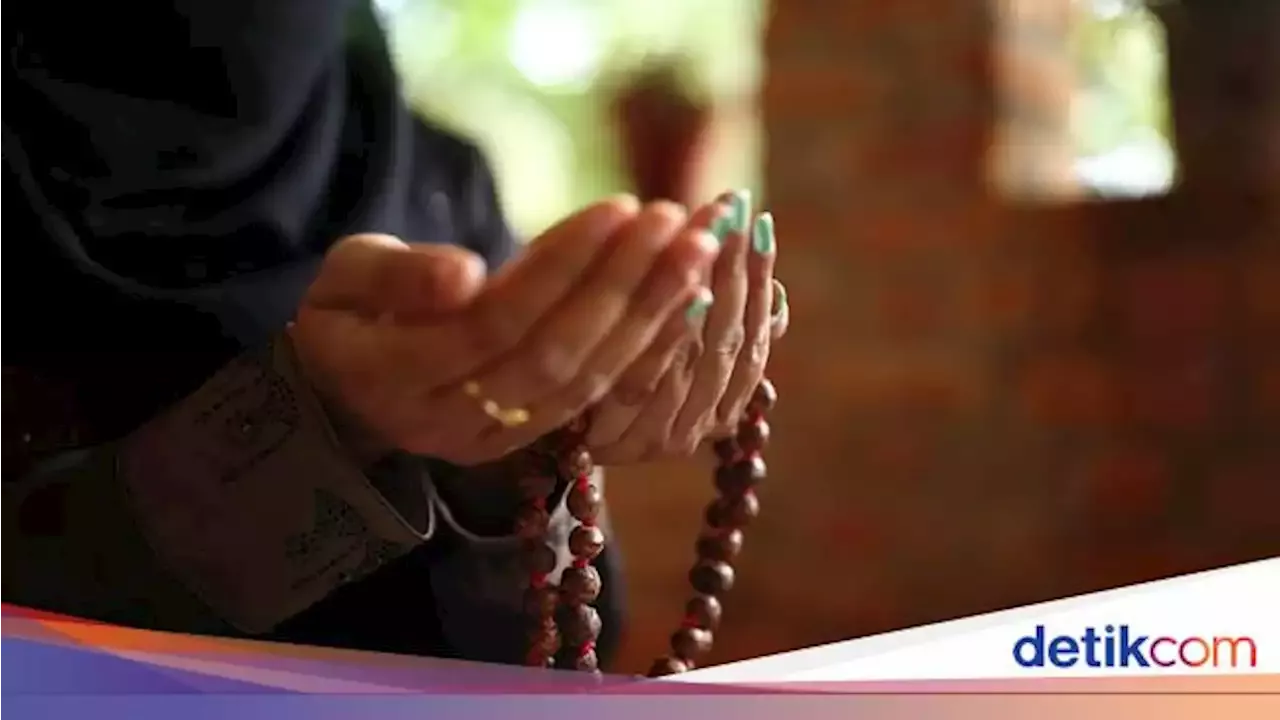 3 Doa Qunut Lengkap dan Penjelasannya, Kapan Dibaca?