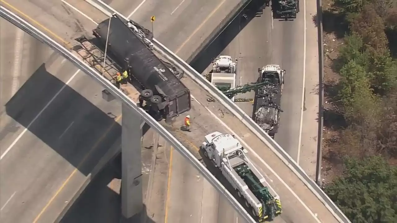 EB lanes of I-610 South Loop at SH 225 reopen after 18-wheeler crash