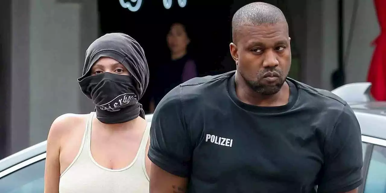 Kanye ohne Hose, Bianca auf Knien – Fans sind irritiert