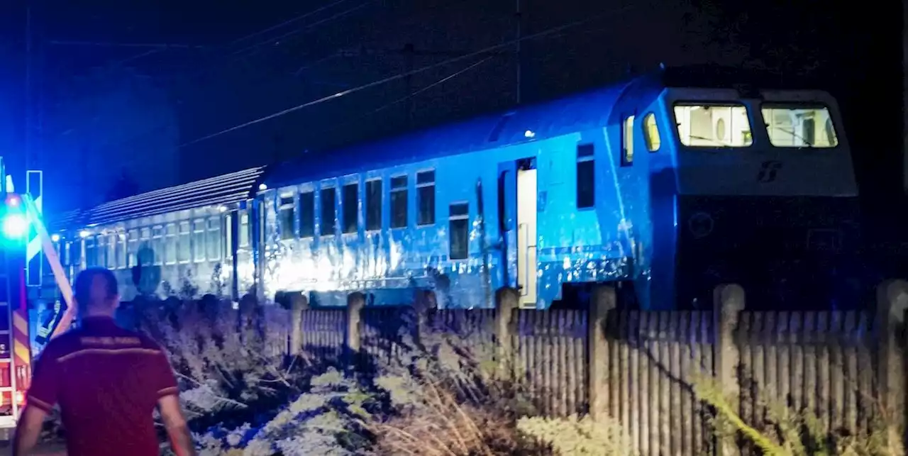 Cinque operai sono morti investiti da un treno, vicino a Torino