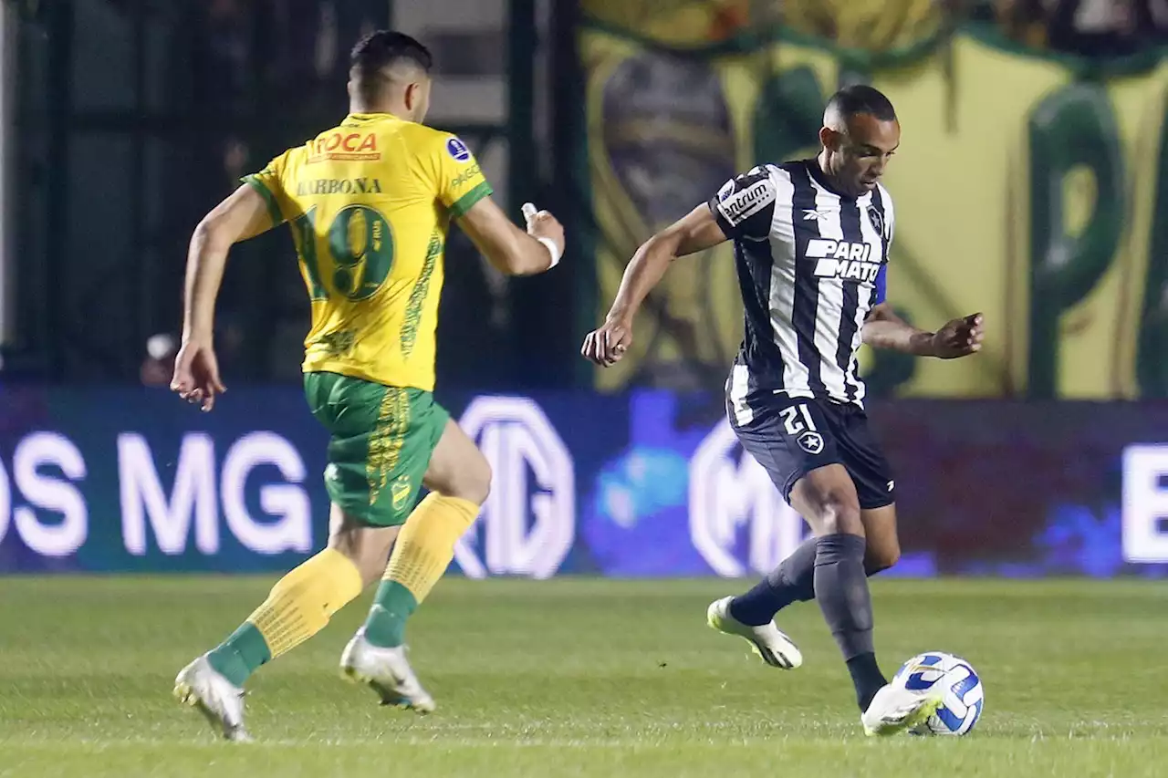 Botafogo joga mal, perde para o Defensa y Justicia e é eliminado da Sul-Americana