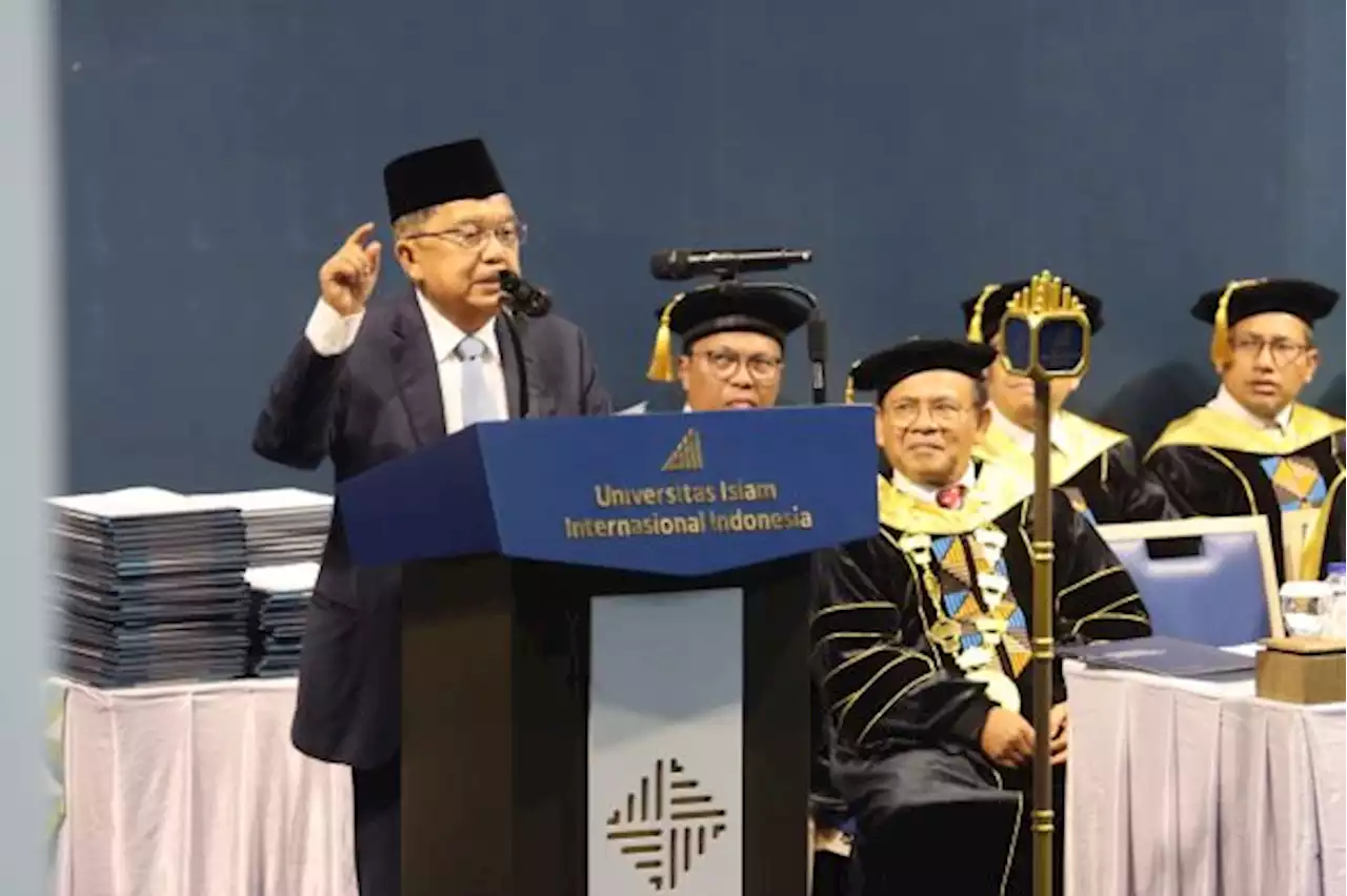 UIII Gelar Wisuda Pertama, Luluskan 95% Mahasiswa