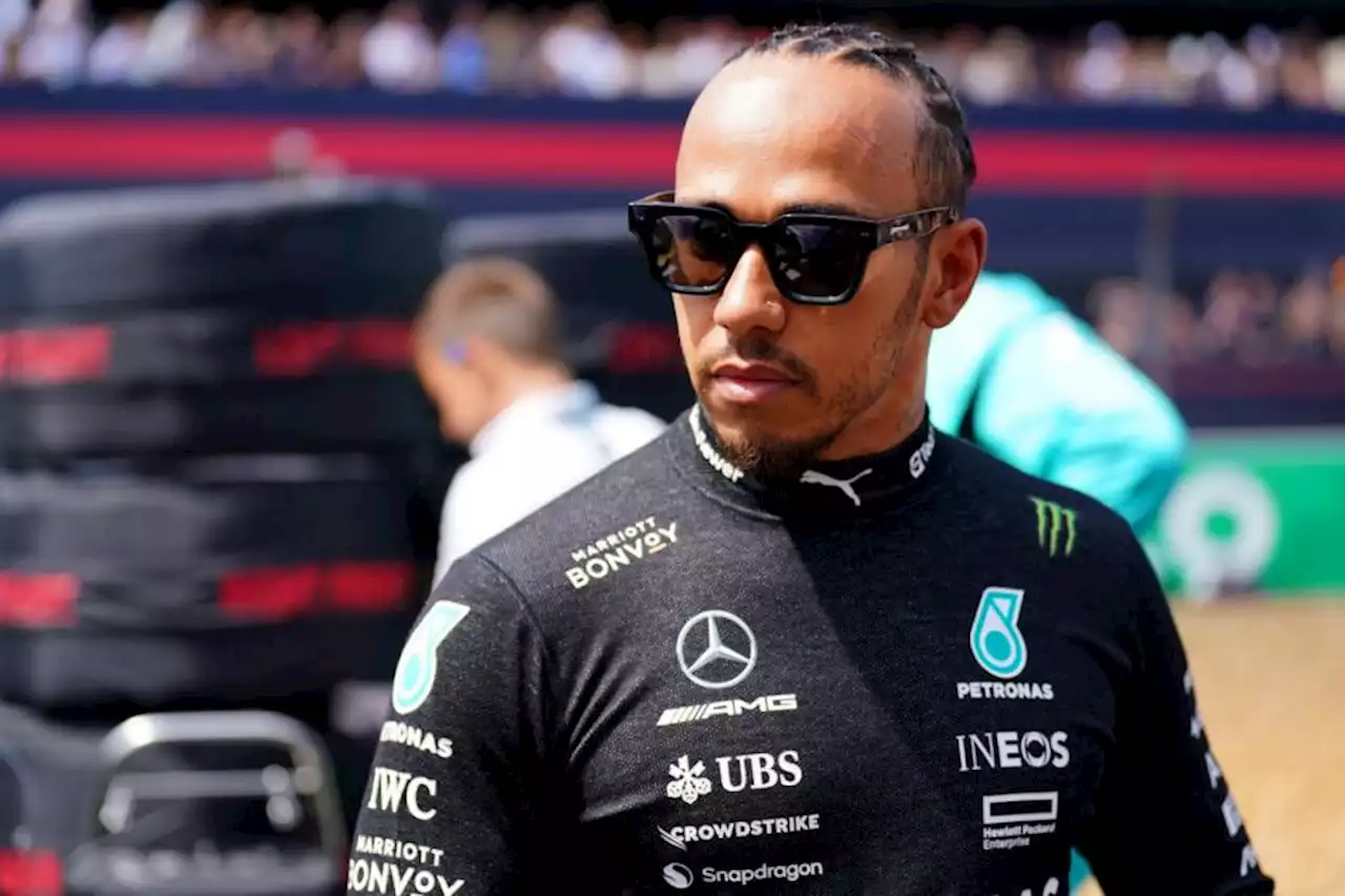 Lewis Hamilton commits to Mercedes until 2025