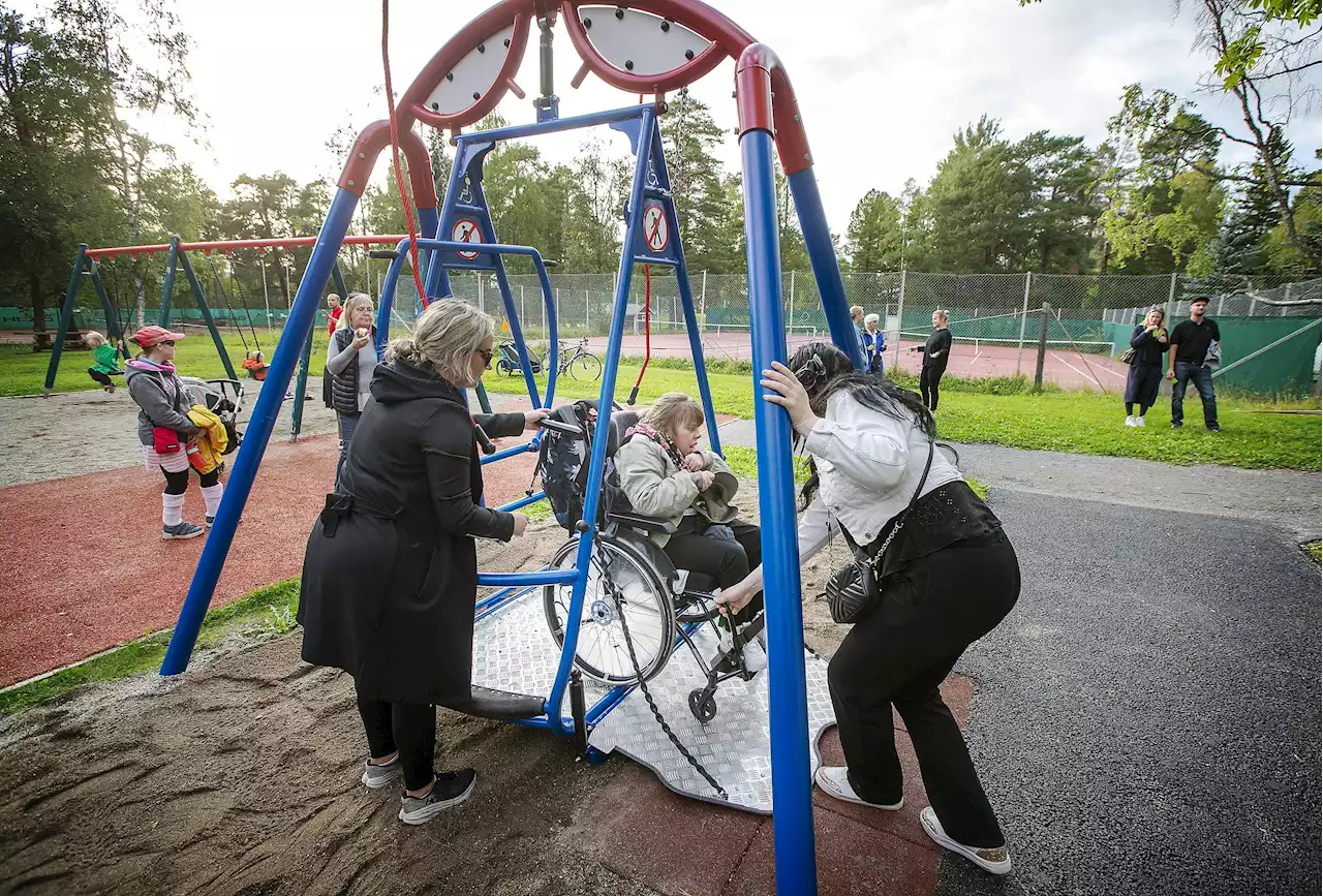 BILDEXTRA: Molly först i nya rullstolsgungan