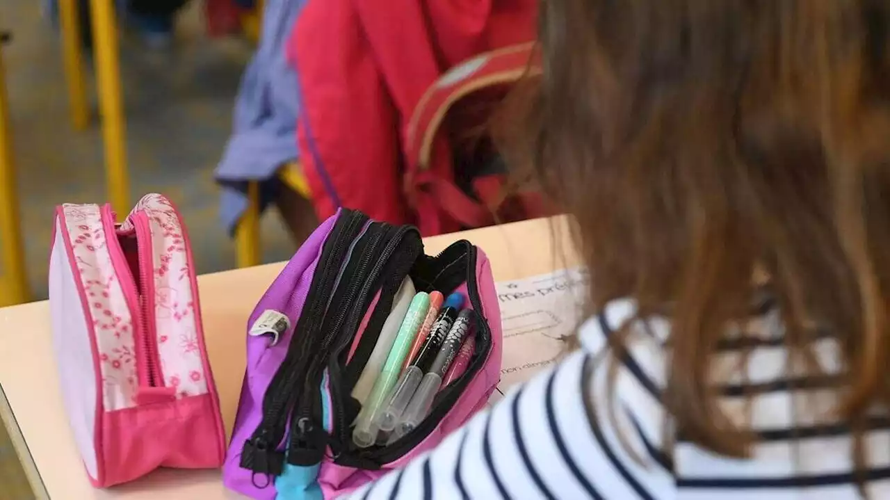 À Cholet, des parents d’élèves manifestent contre la fermeture de trois classes de maternelle