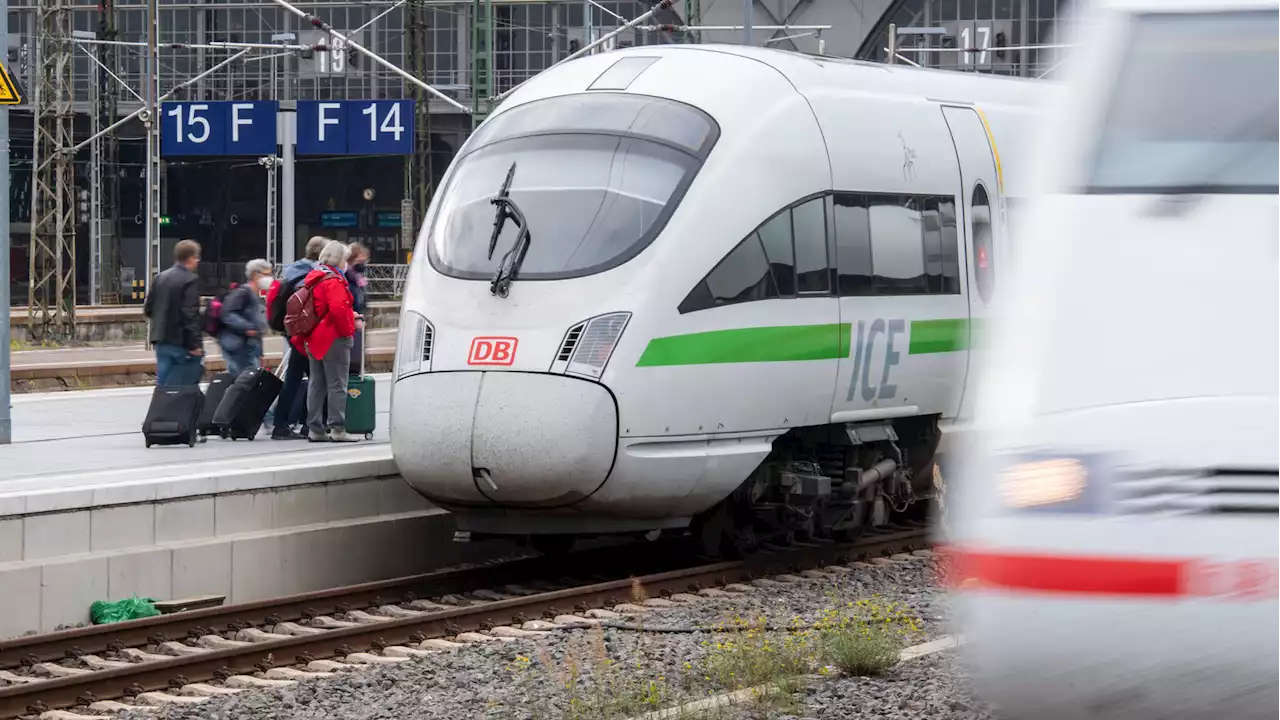 Steckdosen in Zügen manipuliert: Mehrere Menschen durch Stromschläge in der Bahn verletzt