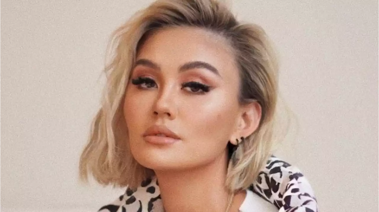 Outfit Agnez Mo Urus e-KTP di Kelurahan Digunjing Netizen: Bukannya Gak Boleh Yah?