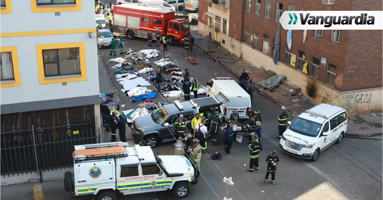 Video: 73 personas murieron en incendio de un edificio en Johannesburgo